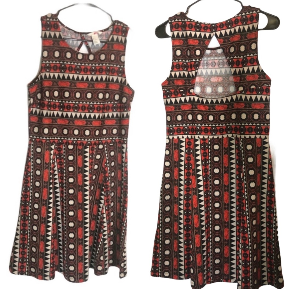 H&M Dress Geometric Triangle Keyhole Skater Aztec